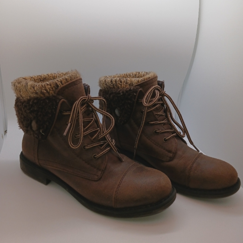 White Mountain Cliffs Duena Lace Up Boot - Picture 1 of 5